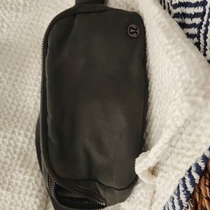 Lululemon fanny pack